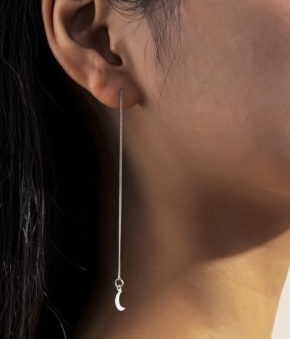 Longues boucles d'oreilles asymétriques avec étoiles et lune